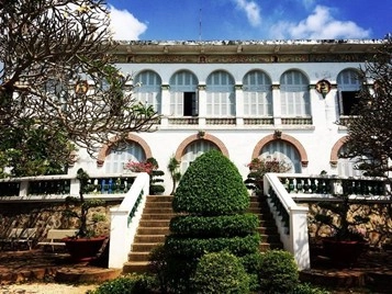 Khung cảnh cổ kính, độc đáo của Bạch Dinh