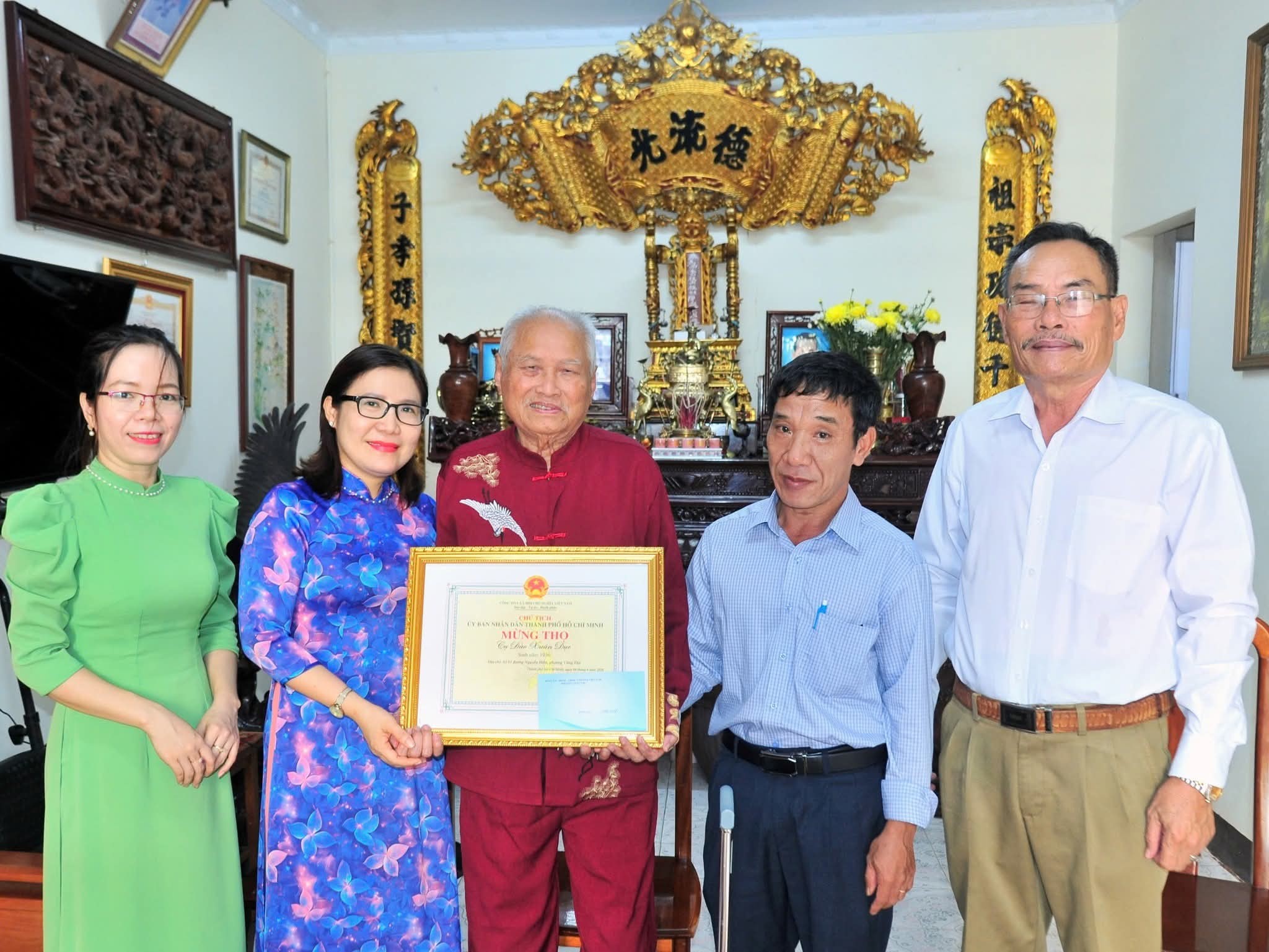 PHƯỜNG VŨNG TÀU TỔ CHỨC 12 ĐOÀN ĐẾN THĂM, CHÚC THỌ NGƯỜI CAO TUỔI