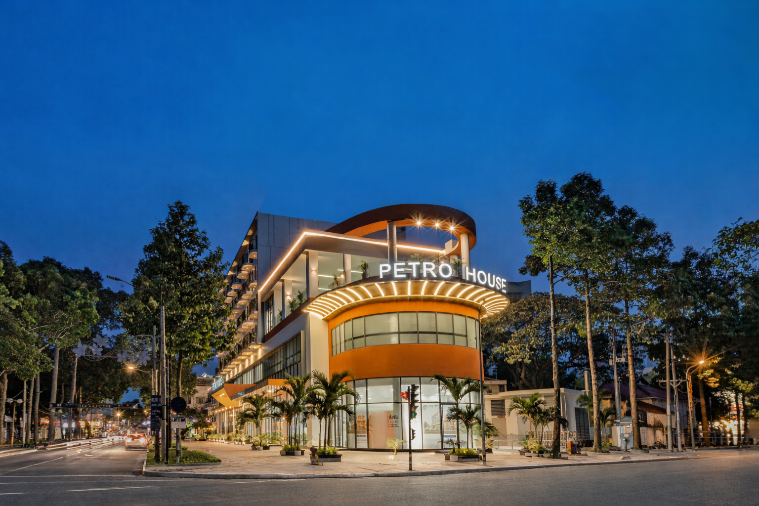 Khách sạn Petro House