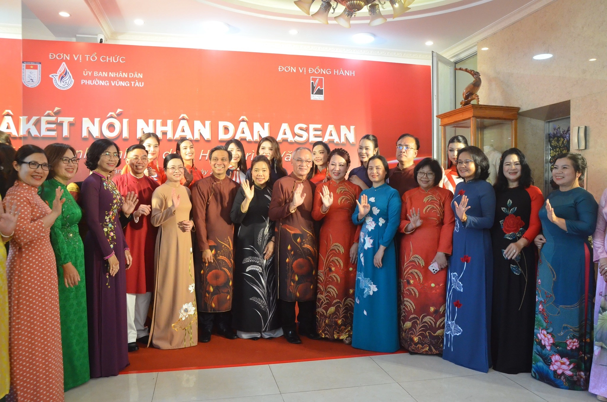 Lan Tỏa Nét Đẹp Áo Dài Việt Nam Đến Các Quốc Gia ASEAN