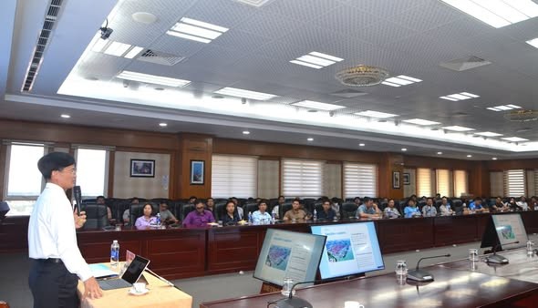CHỦ TỊCH PHƯỜNG VŨNG TÀU KHƠI DẬY KHÁT VỌNG ĐƯA VŨNG TÀU TRỞ THÀNH CỰC PHÁT TRIỂN KINH TẾ BIỂN PHÍA ĐÔNG TP.HỒ CHÍ MINH ĐẾN ĐẢNG VIÊN