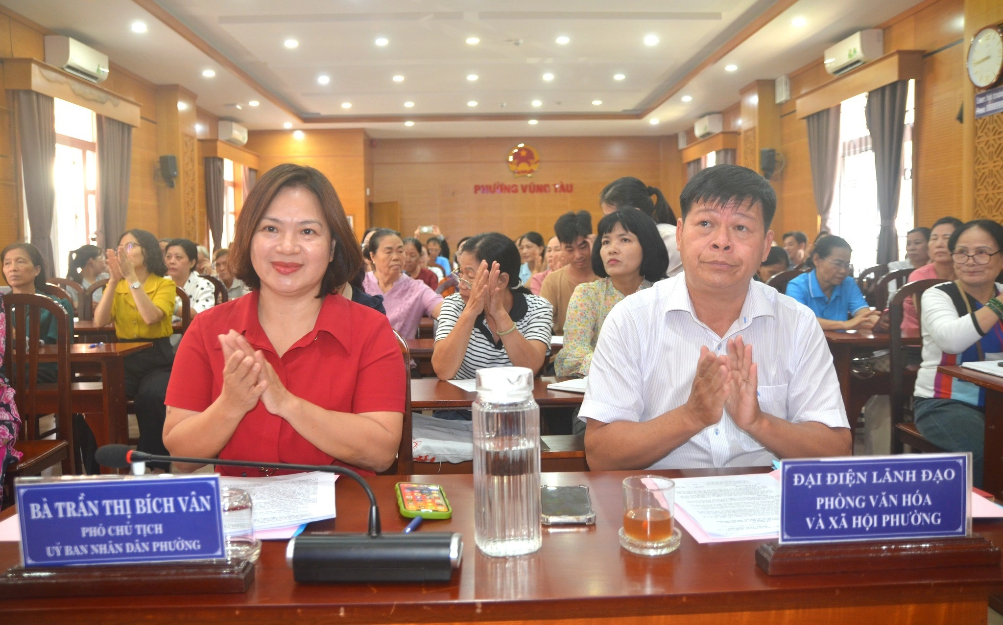 Đồng chí Trần Thị Bích Vân bày tỏ tin tưởng rằng, với sự quyết tâm của hệ thống chính trị và sự hưởng ứng của người dân, chiến dịch sẽ đạt được kết quả tích cực, góp phần thực hiện hiệu quả Nghị quyết số 21-NQ/TW của Ban Chấp hành Trung ương khóa XII về công tác dân số trong tình hình mới.