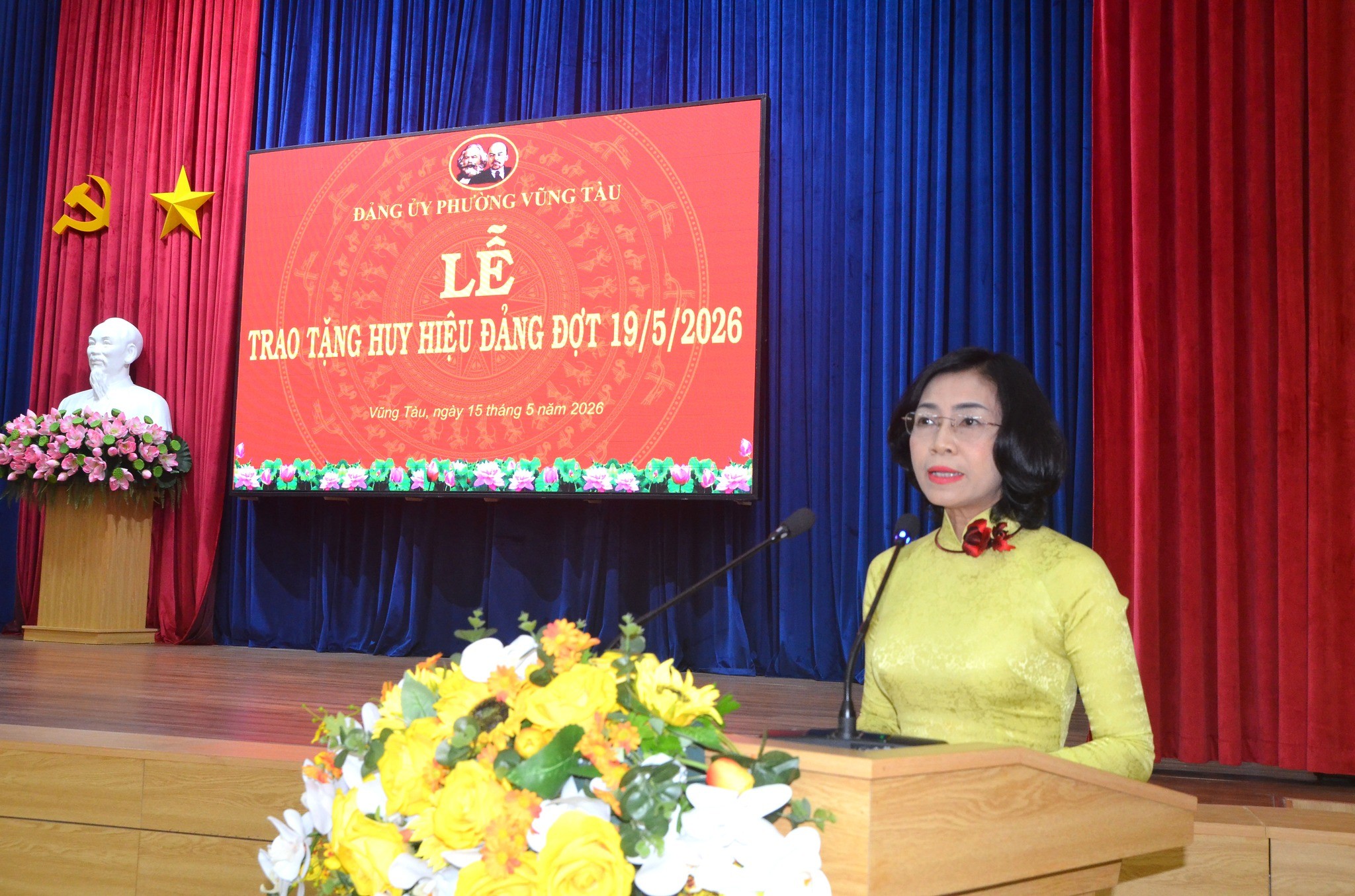 ĐẢNG BỘ PHƯỜNG VŨNG TÀU TRAO HUY HIỆU ĐẢNG ĐỢT 19/5/2026 CHO 86 ĐẢNG VIÊN