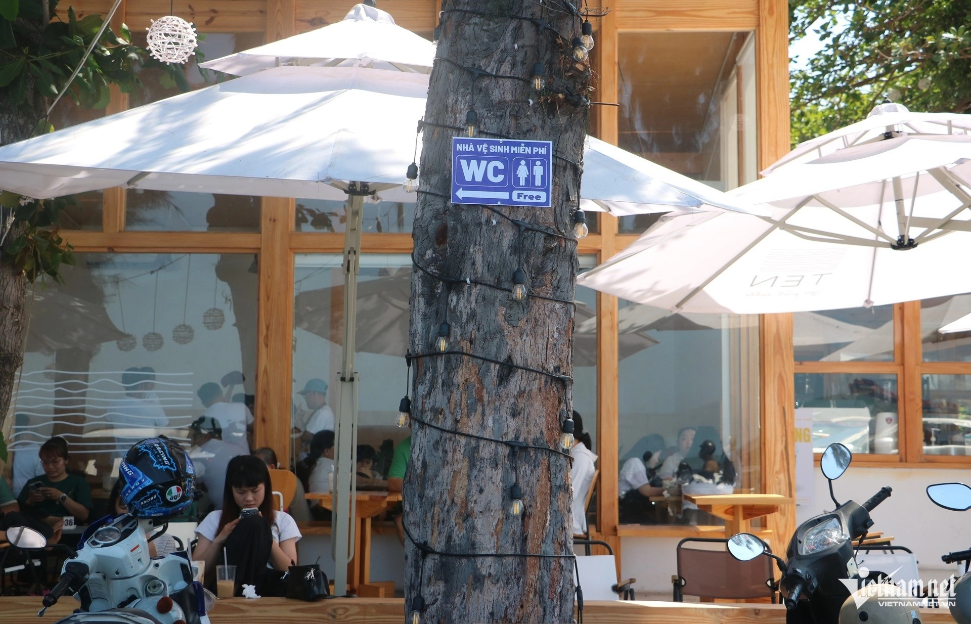 Hàng loạt quán ở Vũng Tàu treo biển 'lạ' dịp nghỉ lễ: Du khách thoải mái vào