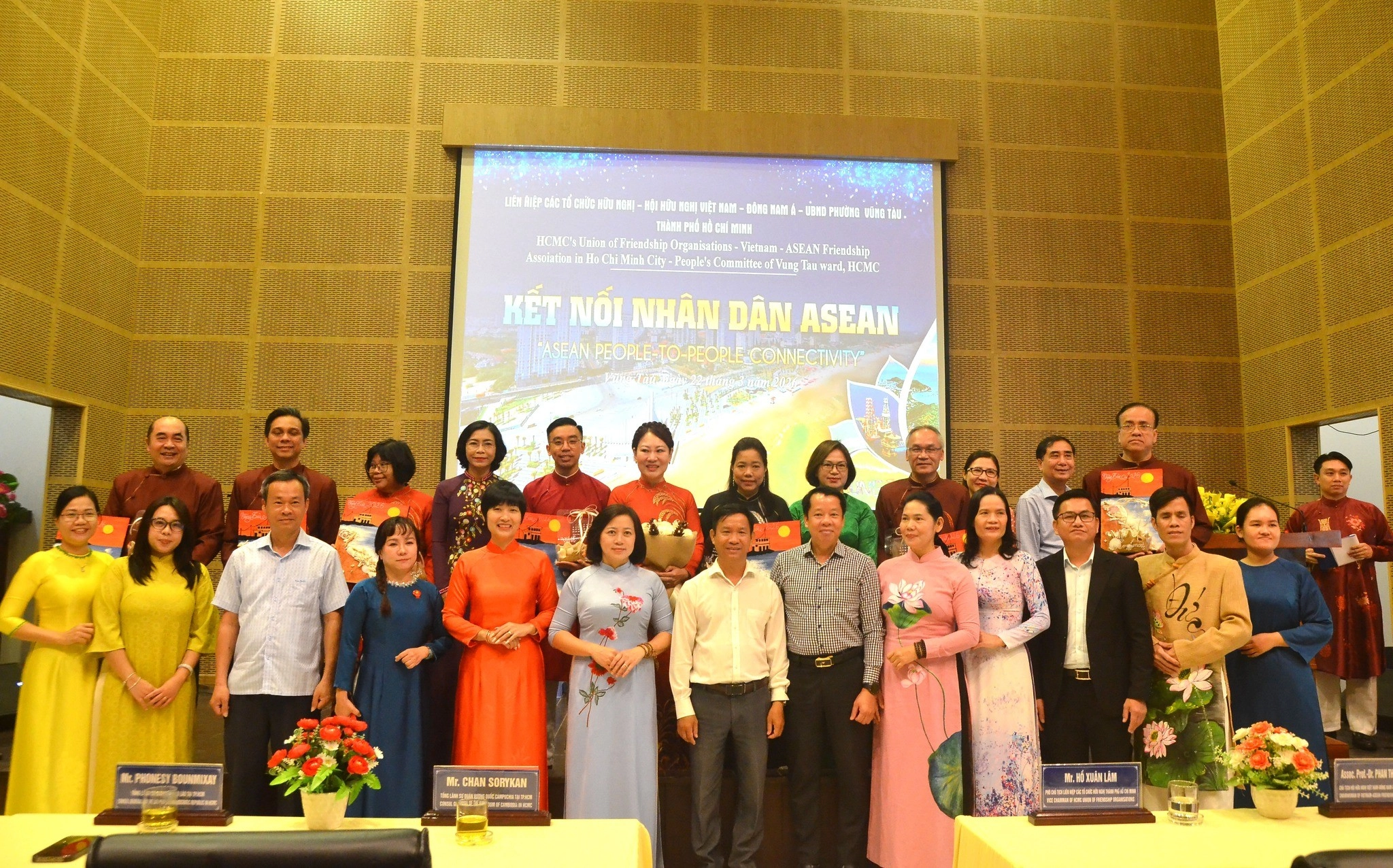 Tăng Cường Giao Lưu, Thắt Chặt Tình Đoàn Kết Giữa Nhân Dân Các Nước Trong Cộng Đồng ASEAN