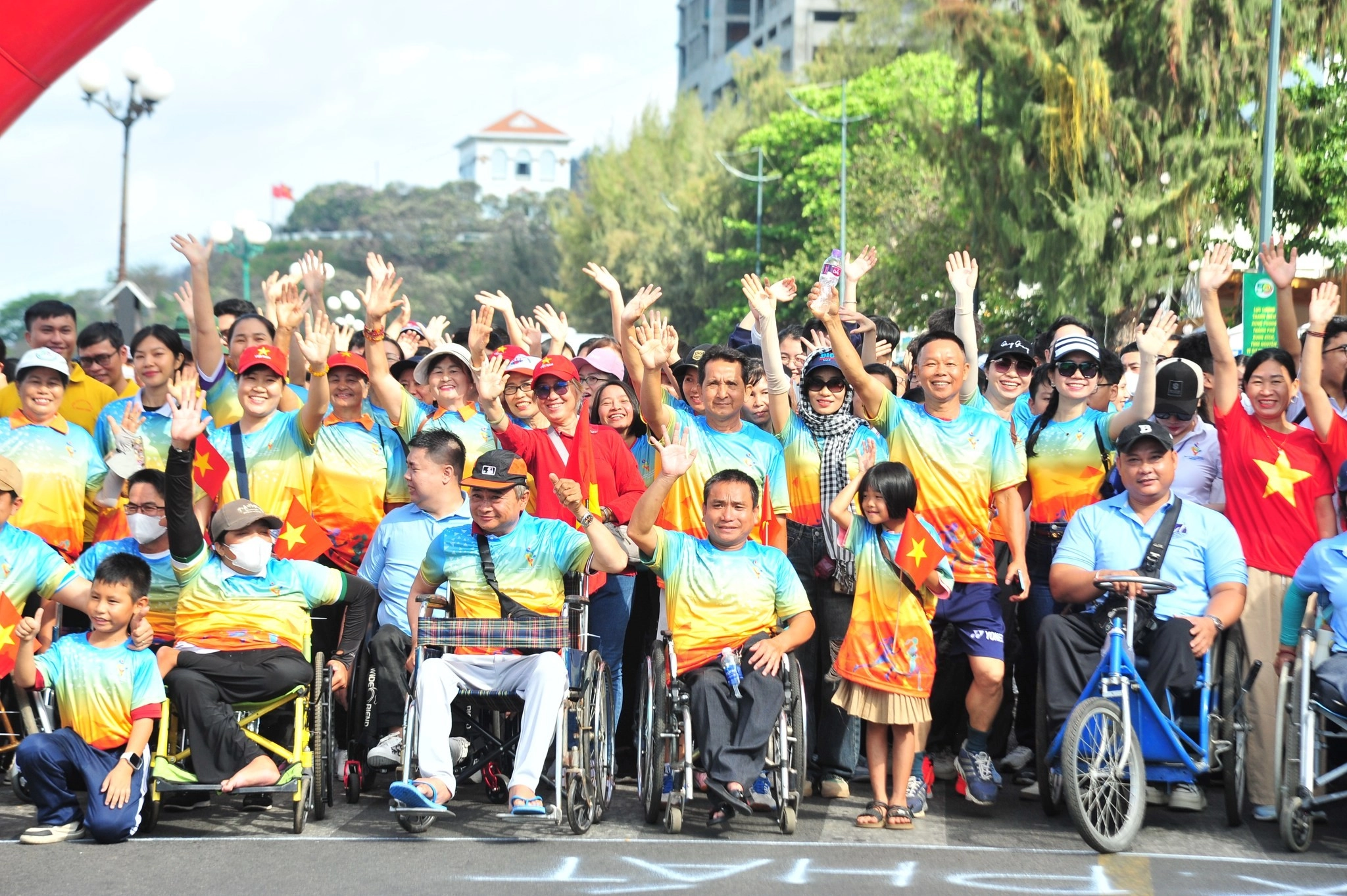 Hàng nghìn người tham gia chạy bộ đồng hành tại phường Vũng Tàu chào mừng Đại hội Thể dục Thể thao TP.HCM năm 2026