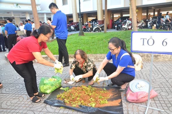 PHƯỜNG VŨNG TÀU TỔ CHỨC TẬP HUẤN Ủ PHÂN HỮU CƠ COMPOST ĐỂ TRỒNG RAU SẠCH TẠI NHÀ