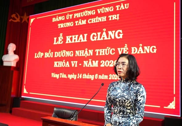 KHAI GIẢNG LỚP BỒI DƯỠNG NHẬN THỨC VỀ ĐẢNG CHO 180 QUẦN CHÚNG ƯU TÚ CỦA VIETSOVPETRO