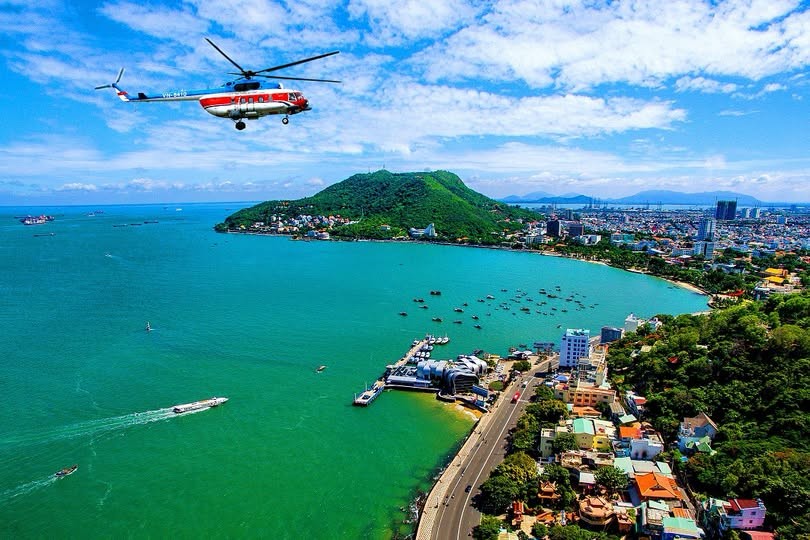 NHIỀU TOUR DU LỊCH NGẮM THÀNH PHỐ HỒ CHÍ MINH TỪ TRÊN CAO BẰNG TRỰC THĂNG