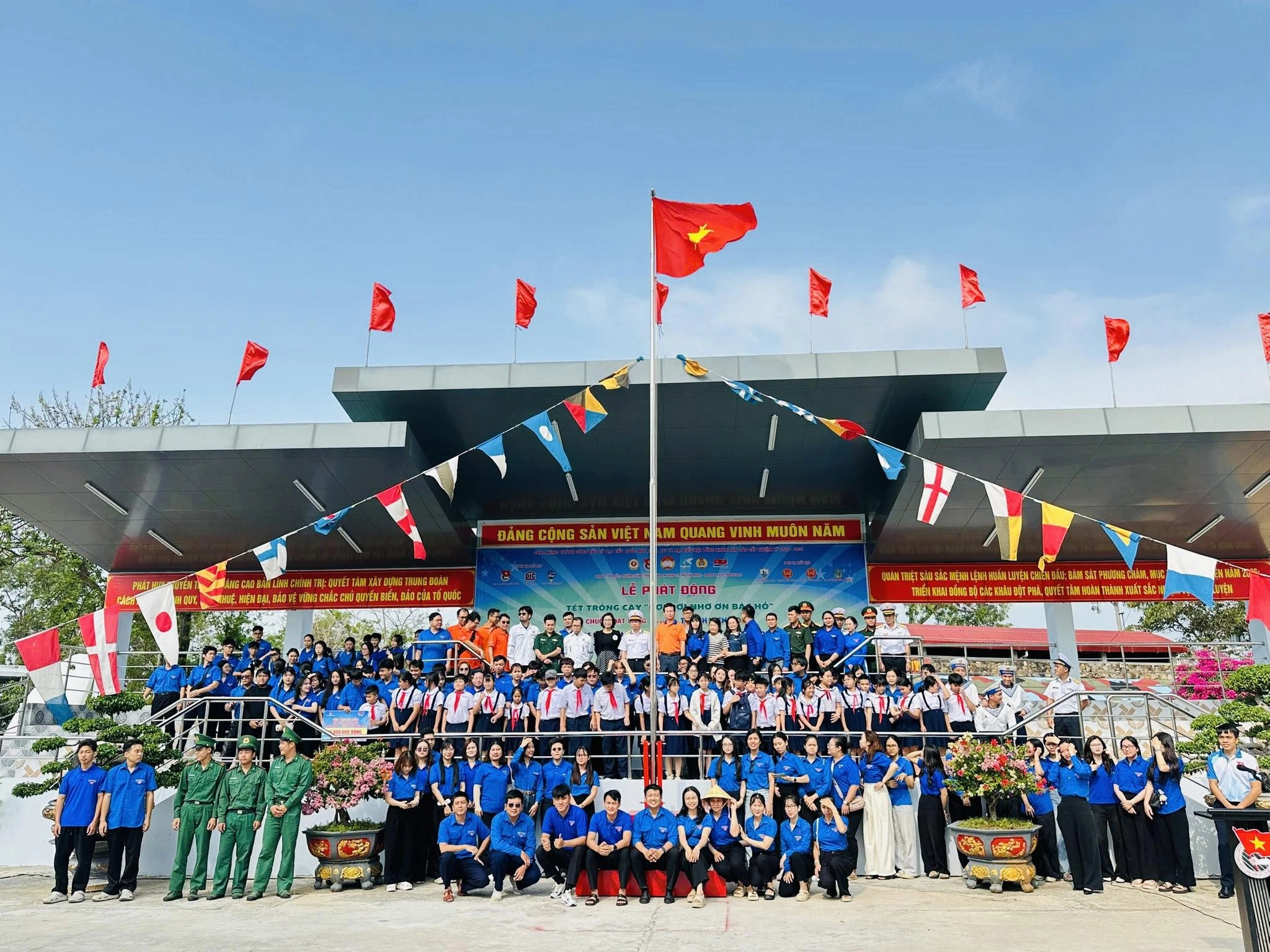 Đoàn Viên Thanh Niên Vũng Tàu Ra Quân Trồng Cây Xanh Bảo Vệ Môi Trường