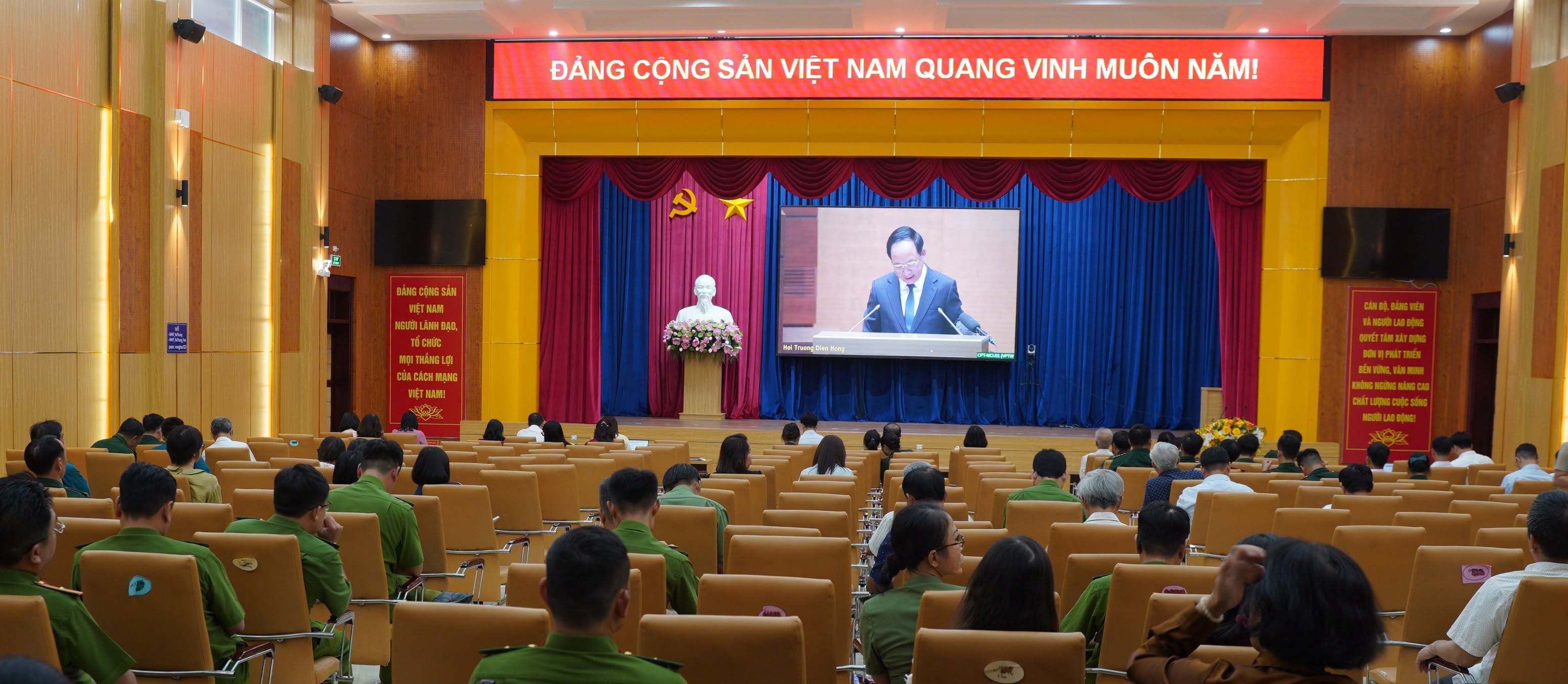 PHƯỜNG VŨNG TÀU THAM DỰ HỘI NGHỊ TOÀN QUỐC QUÁN TRIỆT CÁC NGHỊ QUYẾT, CHỈ THỊ CỦA BỘ CHÍNH TRỊ
