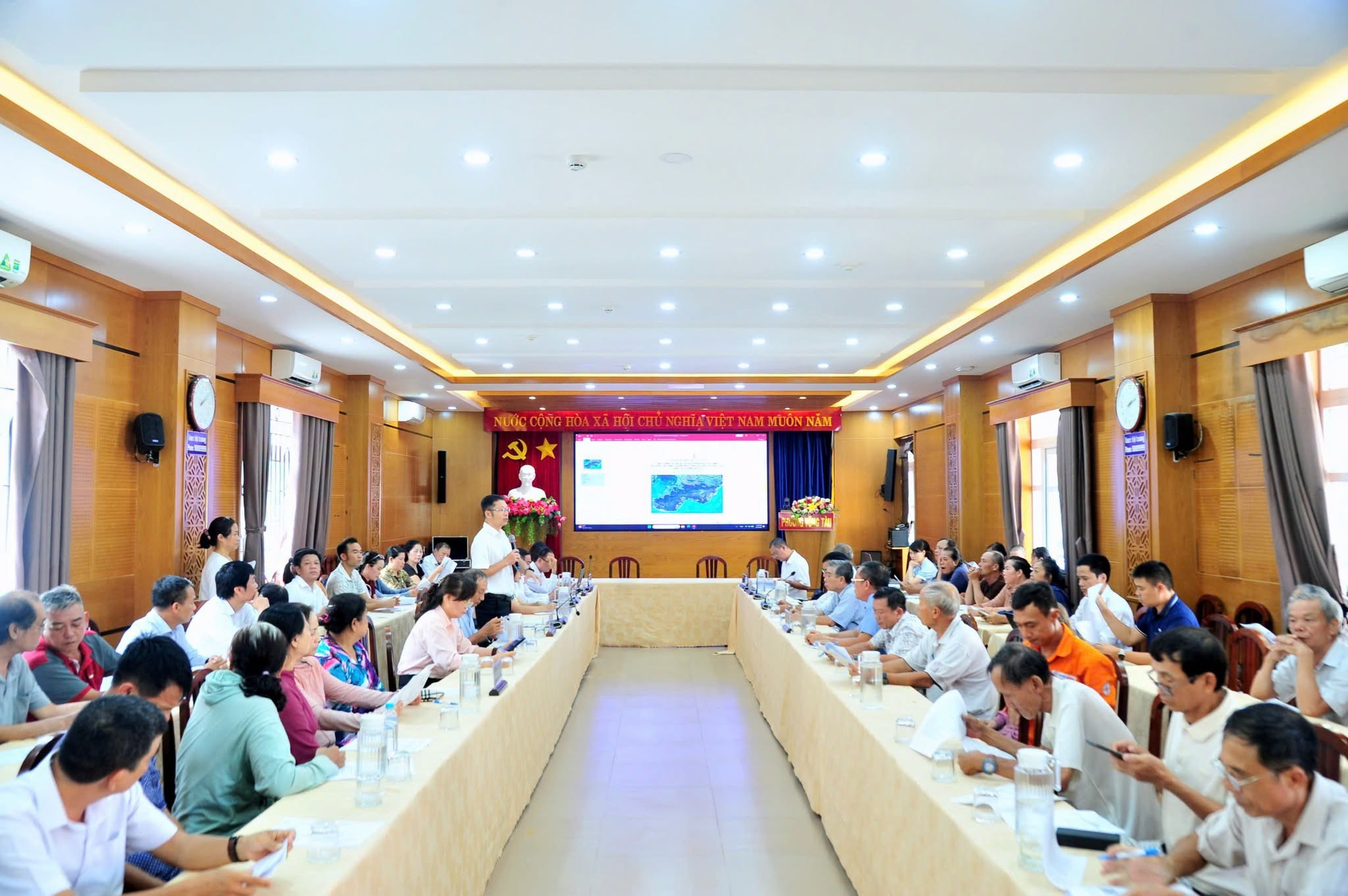 NGƯỜI DÂN VUI MỪNG, THỐNG NHẤT ĐIỀU CHỈNH QUY HOẠCH ĐỐI VỚI KHU VỰC HẺM 105 LÊ LỢI, PHƯỜNG VŨNG TÀU