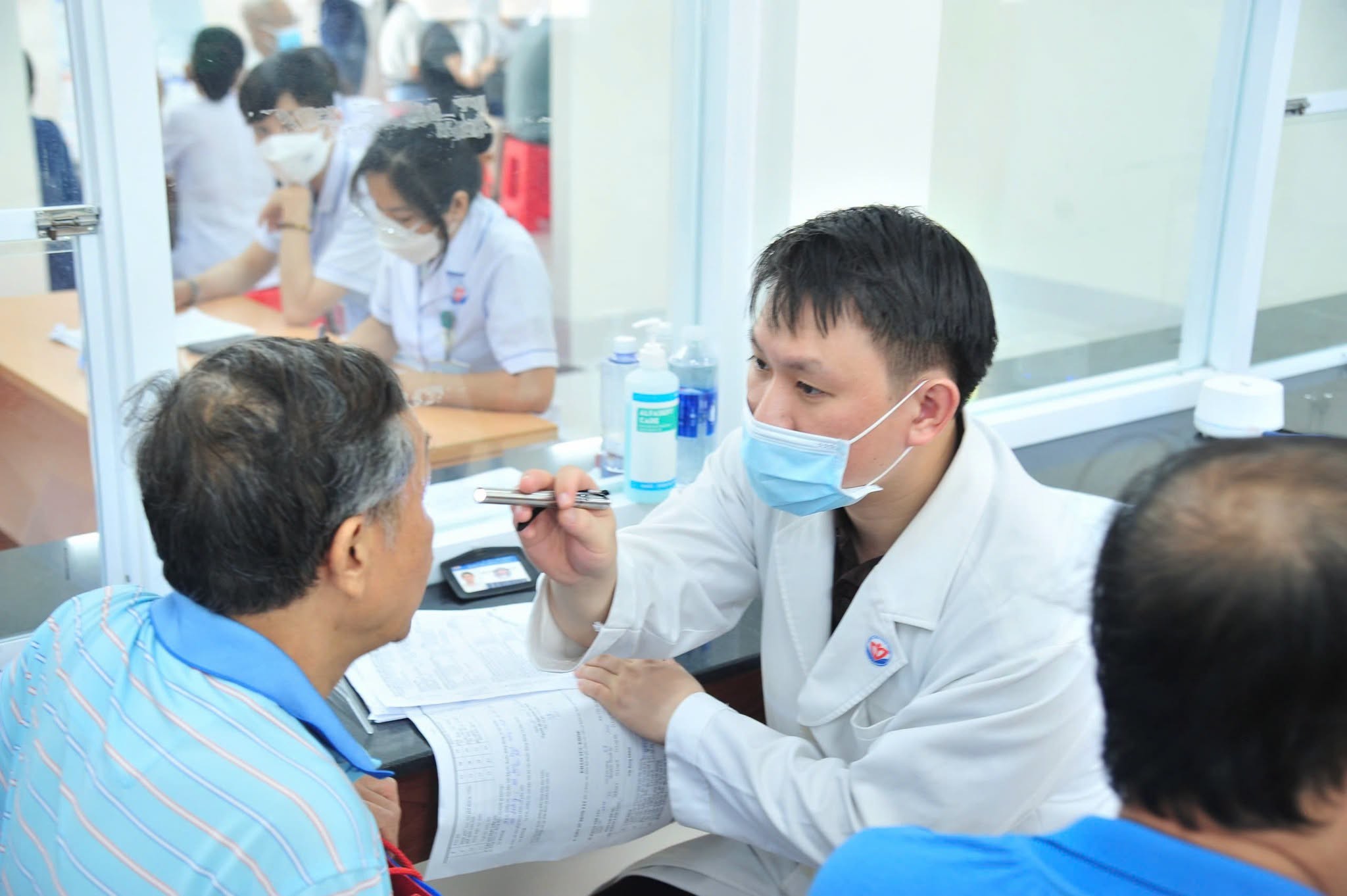 PHƯỜNG VŨNG TÀU TỔ CHỨC KHÁM SỨC KHỎE CHO NGƯỜI DÂN