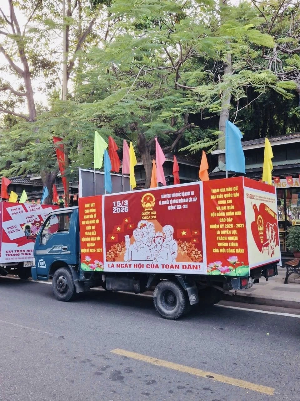 Đoàn Xe Hoa Rộn Ràng Diễu Hành Tuyên Truyền Bầu Cử Tại Phường Vũng Tàu