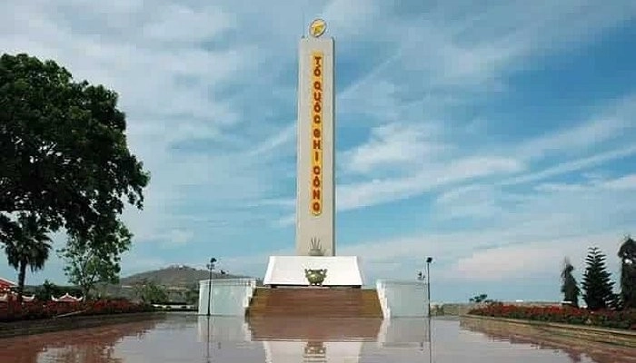 Tượng đài Võ Thị Sáu