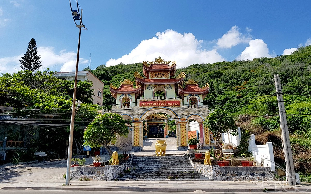 Đền Thờ Đức Thánh Trần Hưng Đạo